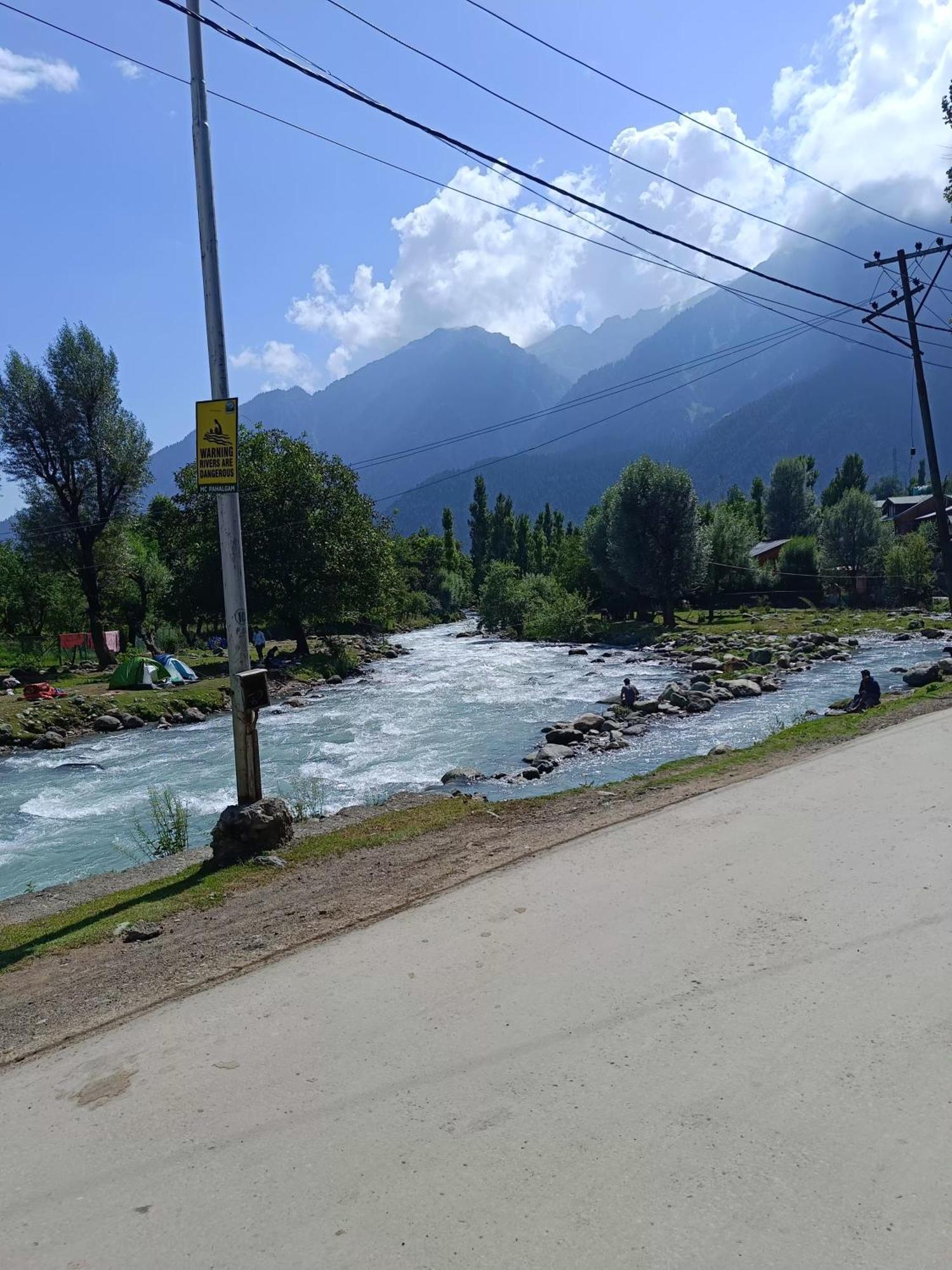 Mir Guest House Pahalgam Luaran gambar